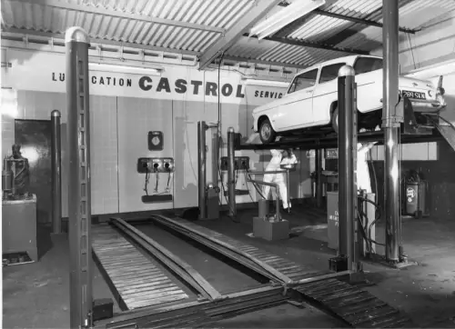 Photo: Kennedy's new lubrication bay in use in 1963