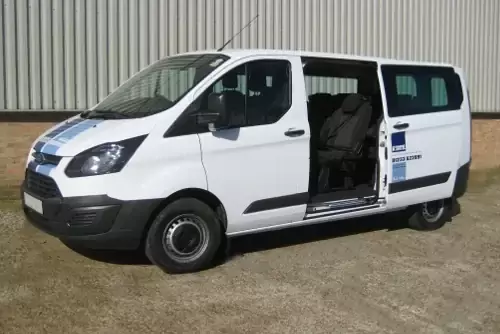 FORD TRANSIT CUSTOM L2 H1 KOMBI 9 SEATER